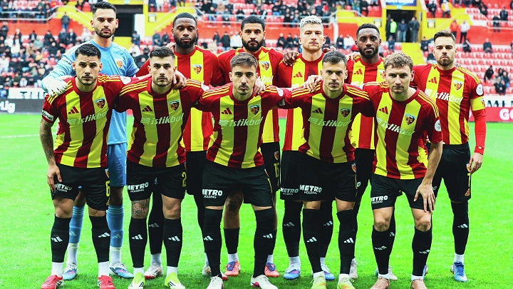 Клуб Чалова объявил об уходе главного тренера