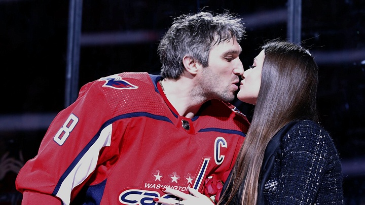 Овечкин с супругой поужинали в резиденции посла России в США