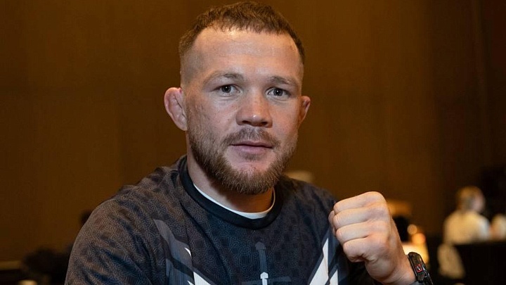 Петр Ян и Двалишвили провел битву взглядов перед реваншем