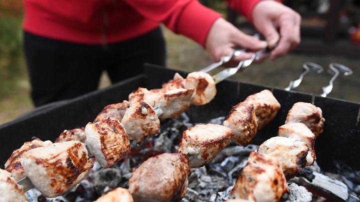 В Россельхозбанке подсчитали стоимость набора продуктов для шашлыка